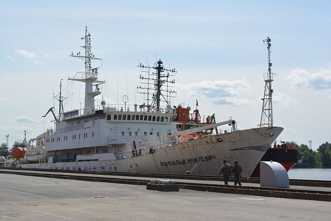 Гидрографическое судно "Ромуальд Муклевич" на Кронштадтском морском заводе